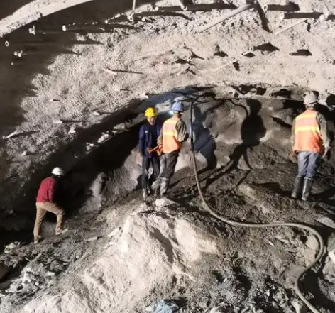 烈山拱顶带模注浆料的施工流程及注意事项